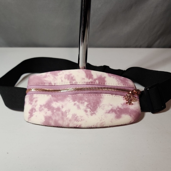 Oak And REED Traverse Belt Bag Like New Inside And Out - Picture 1 of 7
